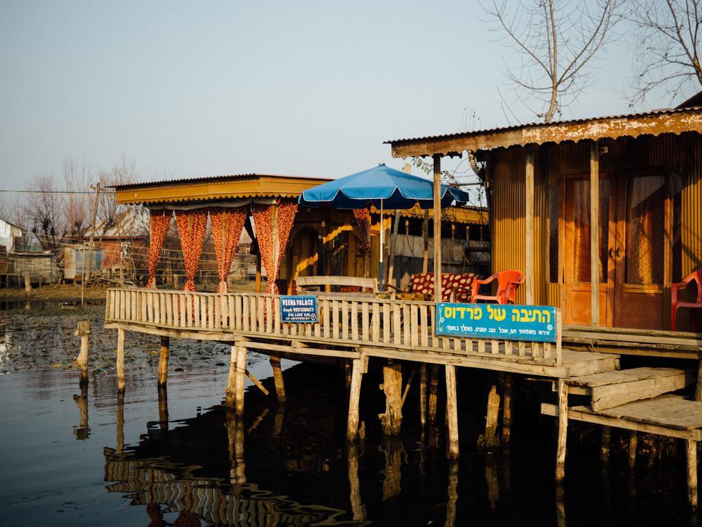 Veena Palace Group Of Houseboats Сринагар Экстерьер фото